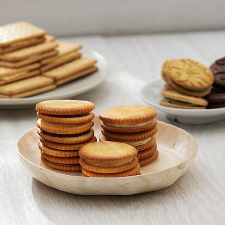 CreamFilledBiscuit_frontMenu